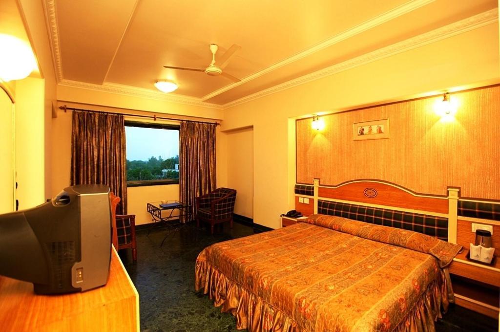 Hotel Brijwasi Royal Mathura Exterior foto